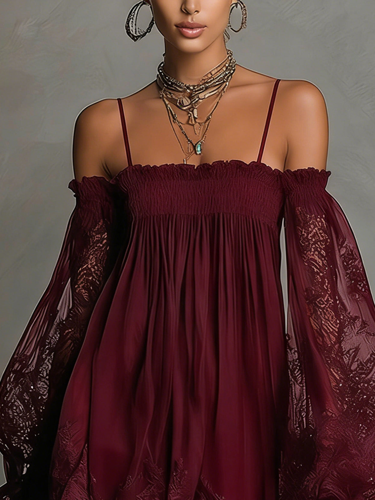 Noemi • Robe mini en chiffon bleu marine avec décolleté épaules nues, bord en dentelle et manches transparentes