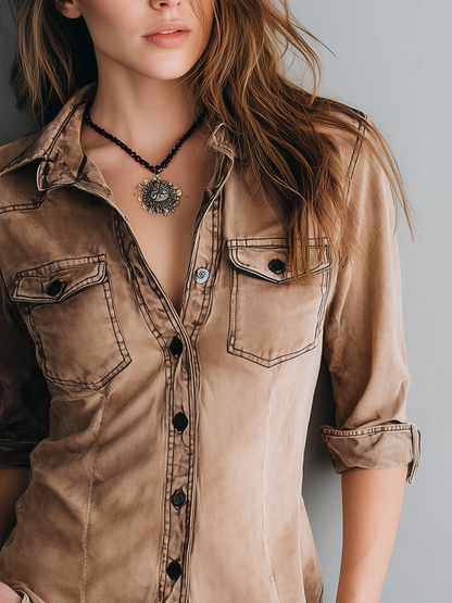 Nuria · Blouse rétro avec coutures contrastées