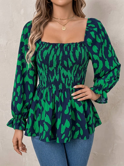 Violette · Blouse à col carré et volants, imprimé animalier