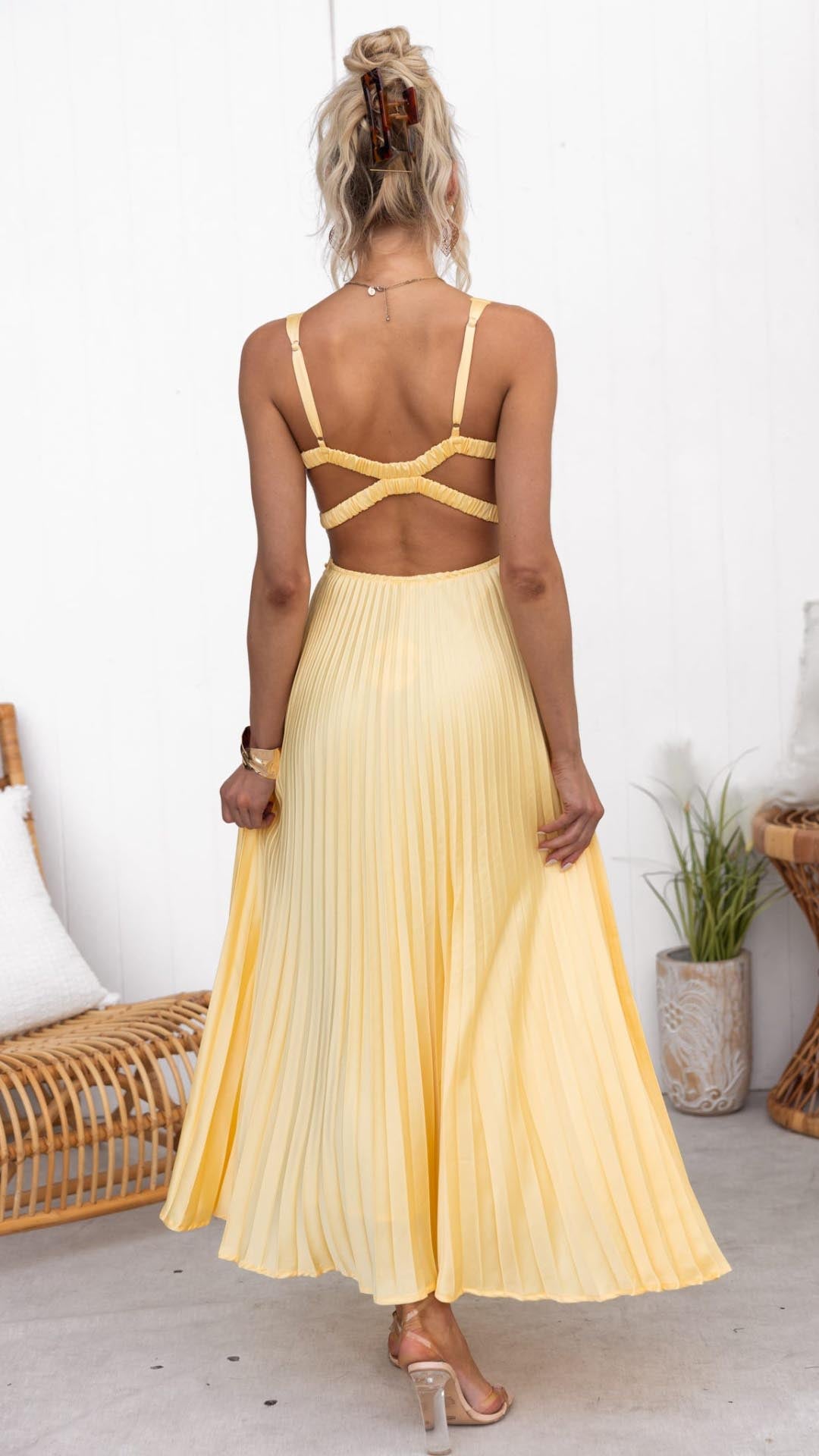 Malka™ | Robe longue plissée avec décolleté en V