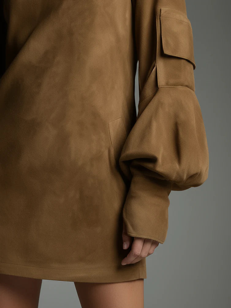 Beli | Robe mini ample en daim avec col montant