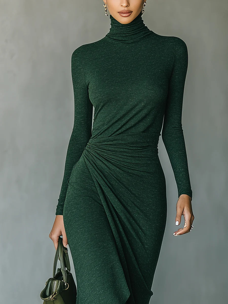 Lenora ∙ Robe midi enveloppante asymétrique avec plis et col montant vert foncé