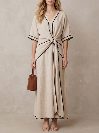 Jacqueline · Robe kaftan col V, liseré contrasté et nœud à la taille