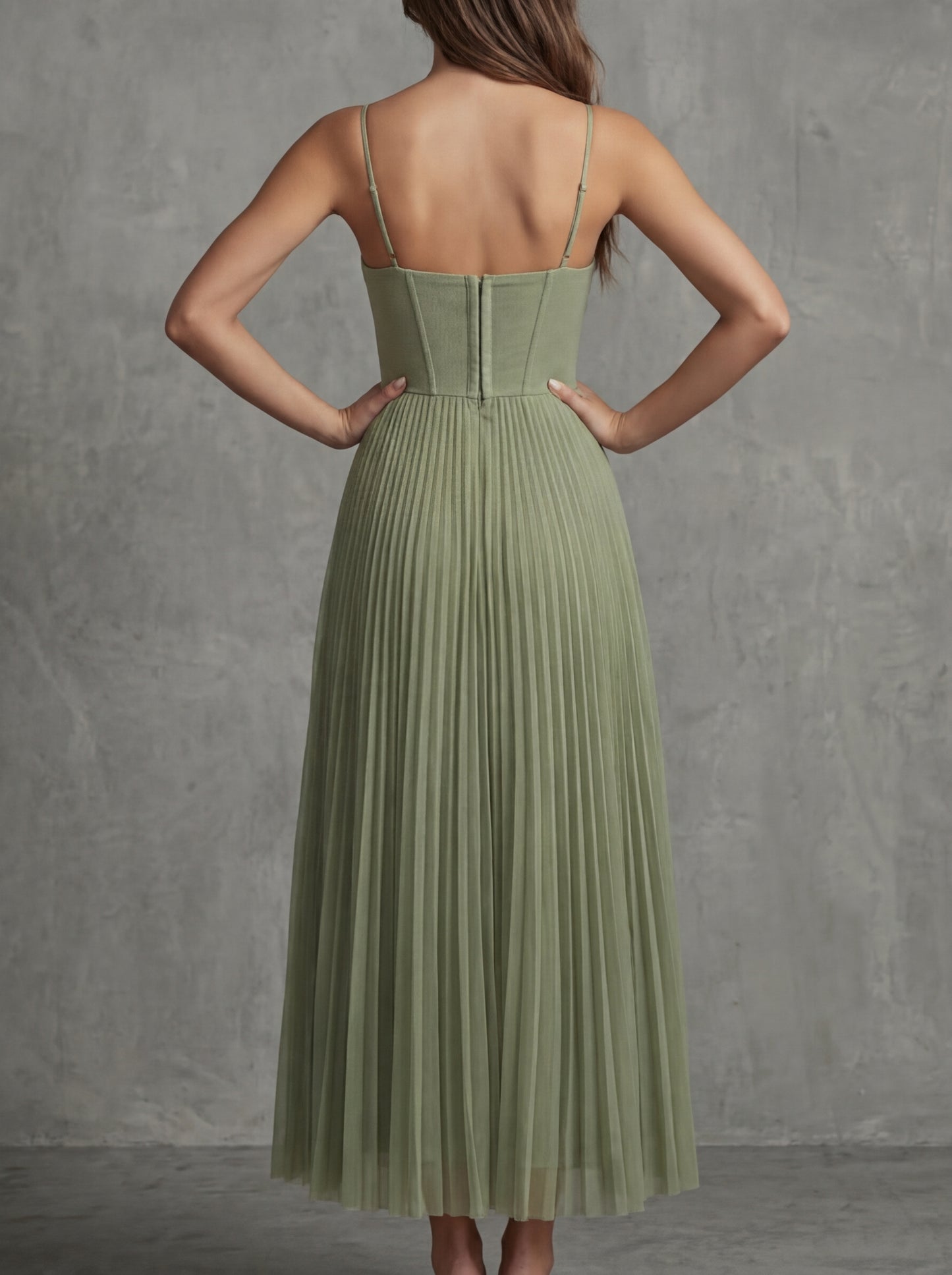 Madeleine · Robe longue plissée à bretelles au charme aérien