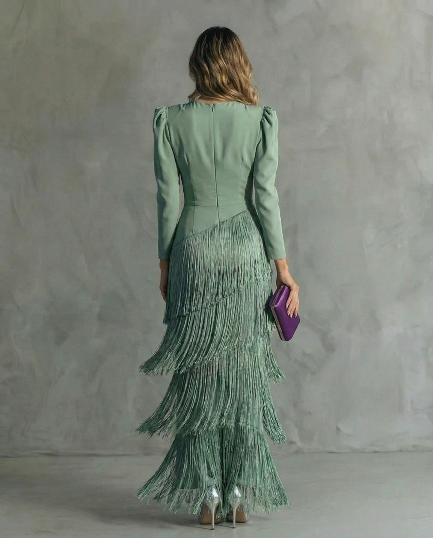 Clara · Robe élégante avec manches à franges
