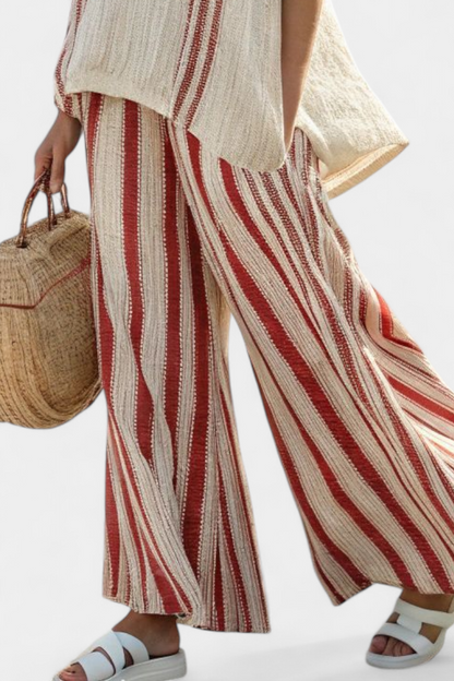 Mirella | Haut Rouge à Rayures Texturé et Pantalons en Lin