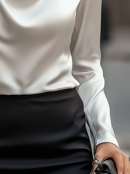 Blouse en Satin Blanc Élégante avec Décolleté Drapé