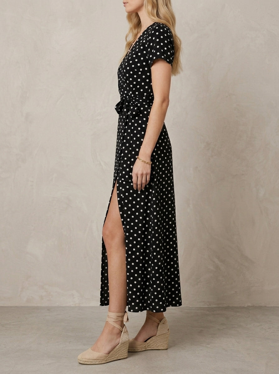 Béatrice · Robe maxi à pois et décolleté croisé