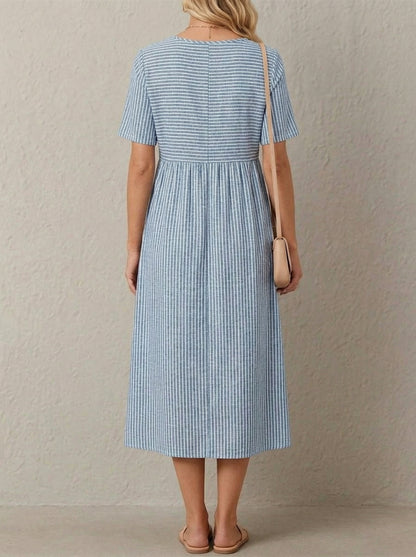 Françoise · Robe midi rayée, coupe ample et froncée