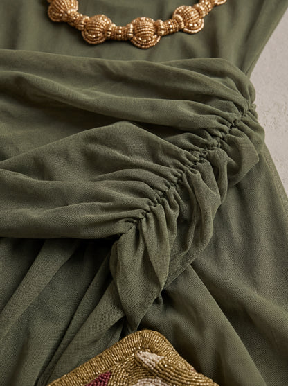Madeleine · Robe maxi épaules dénudées, voile vaporeux et silhouette sculptée