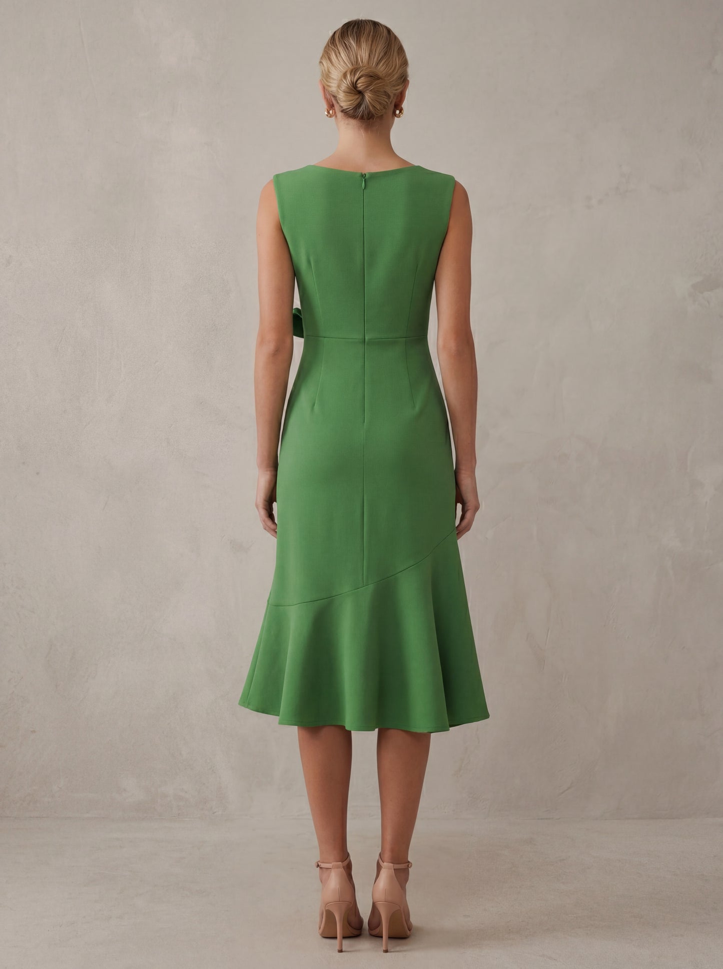 Geneviève · Robe midi asymétrique au drapé fluide