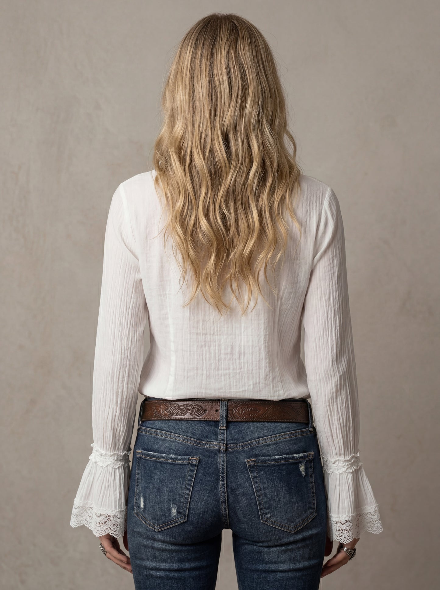 Thérèse · Blouse romantique à col et manchettes en dentelle