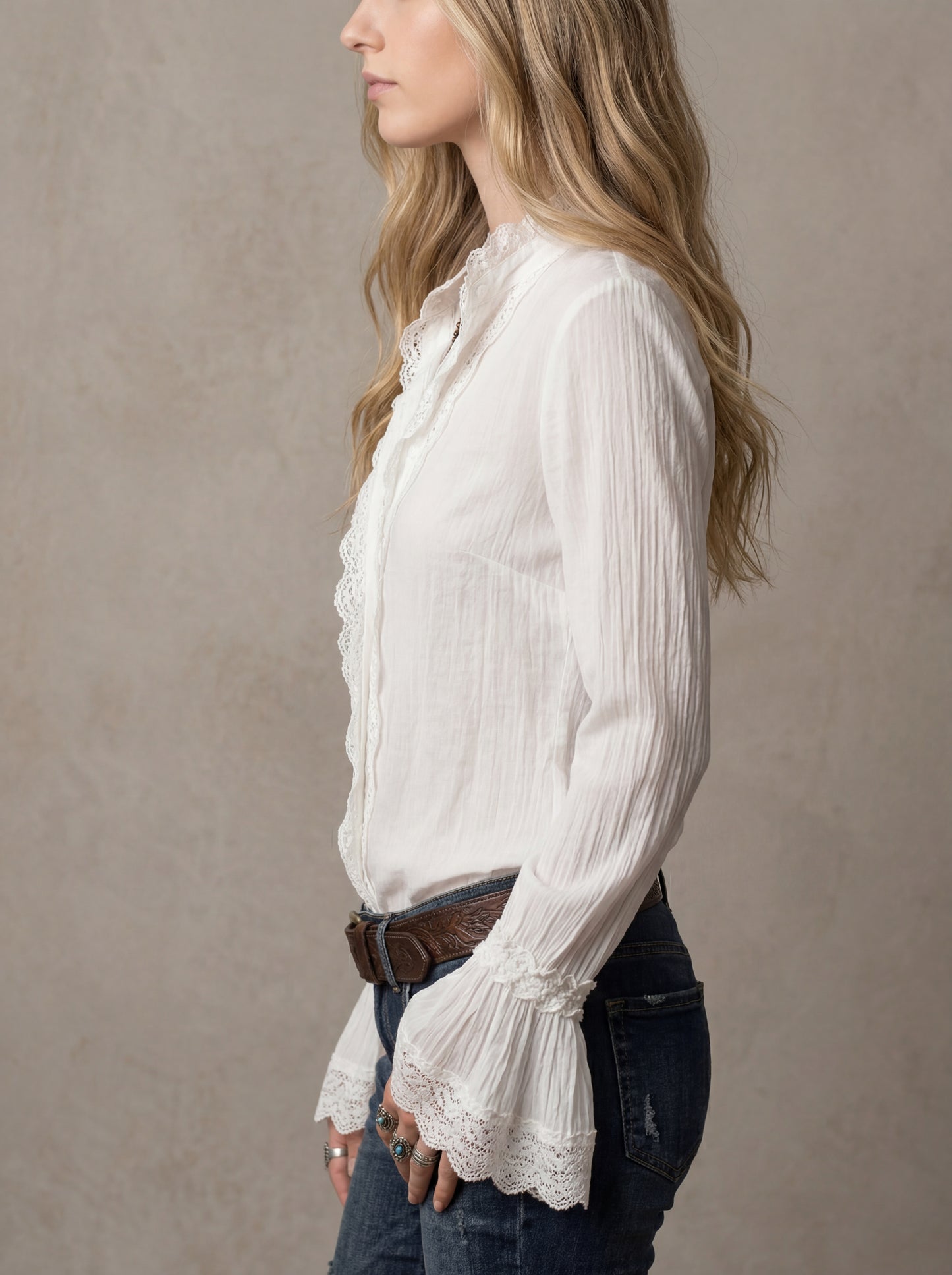 Thérèse · Blouse romantique à col et manchettes en dentelle
