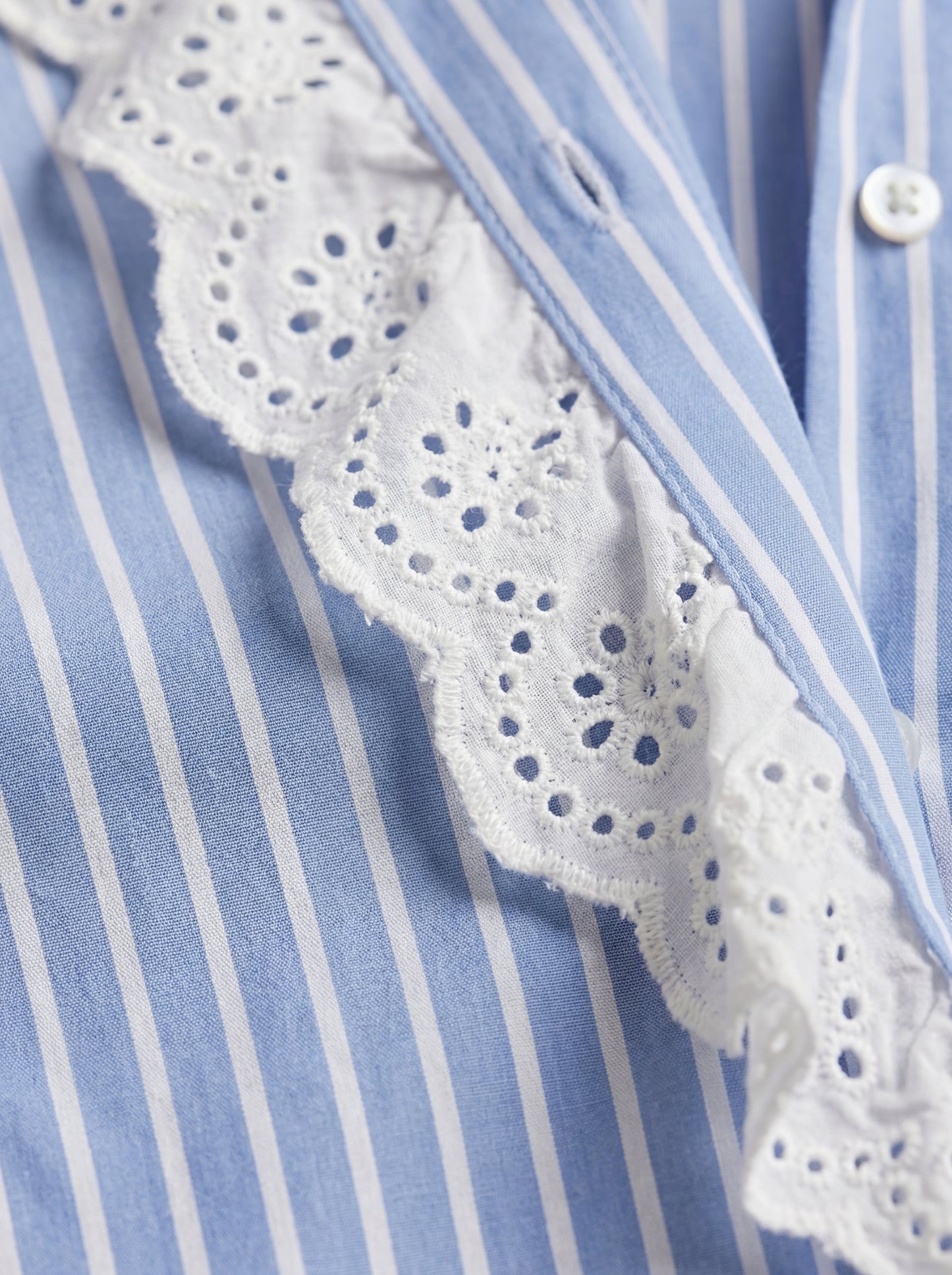 Madeleine · Blouse rayée à manchettes en dentelle
